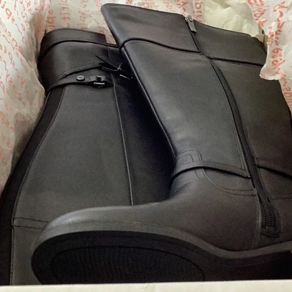 Easy Spirit Leigh (Women's) Size 7.5M.WC